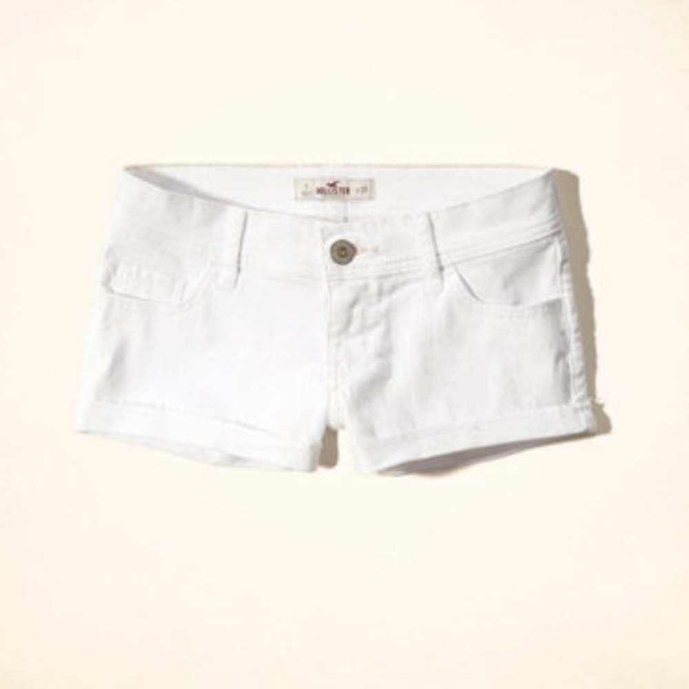 Hollister low rise size 5 white denim shorts